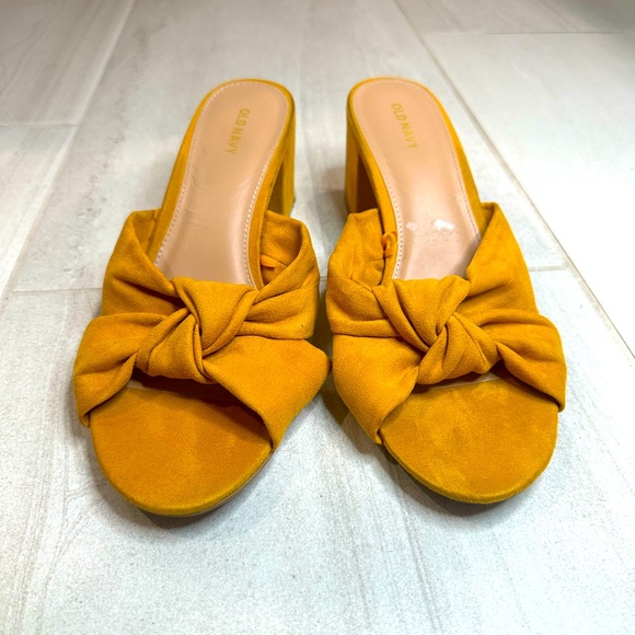 Old Navy Faux-Suede Block-Heel Sandals, Size 9 - Picture 1 of 5